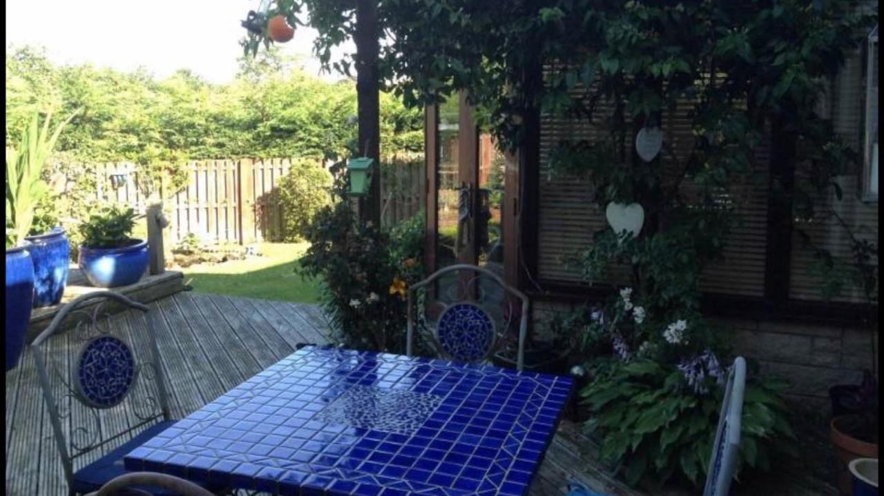 Tranquil accommodation in a great location. Lanark Esterno foto