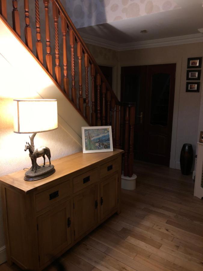Tranquil accommodation in a great location. Lanark Esterno foto
