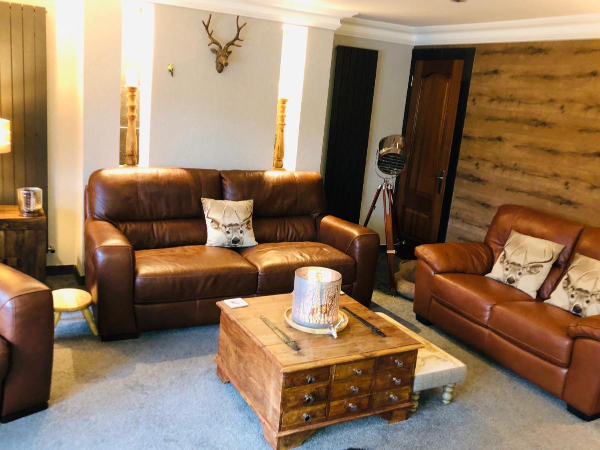 Tranquil accommodation in a great location. Lanark Esterno foto
