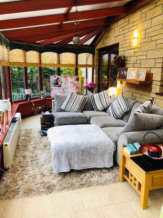 Tranquil accommodation in a great location. Lanark Esterno foto